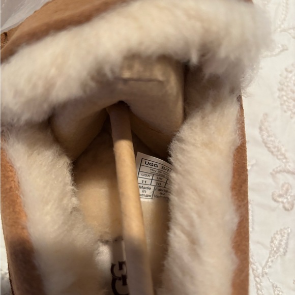 UGG Ascot Suede Shearling Slippers - Picture 7 of 13